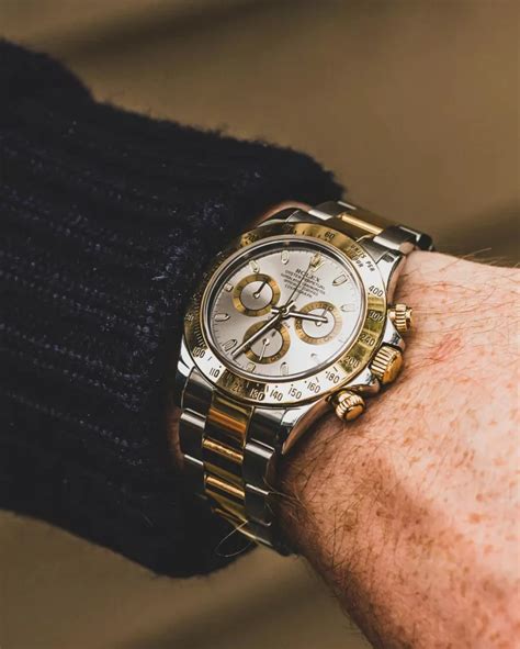 corona ore 6 rolex|Il tuo orologio Rolex nasconde 3 messaggi segreti proprio sotto i .